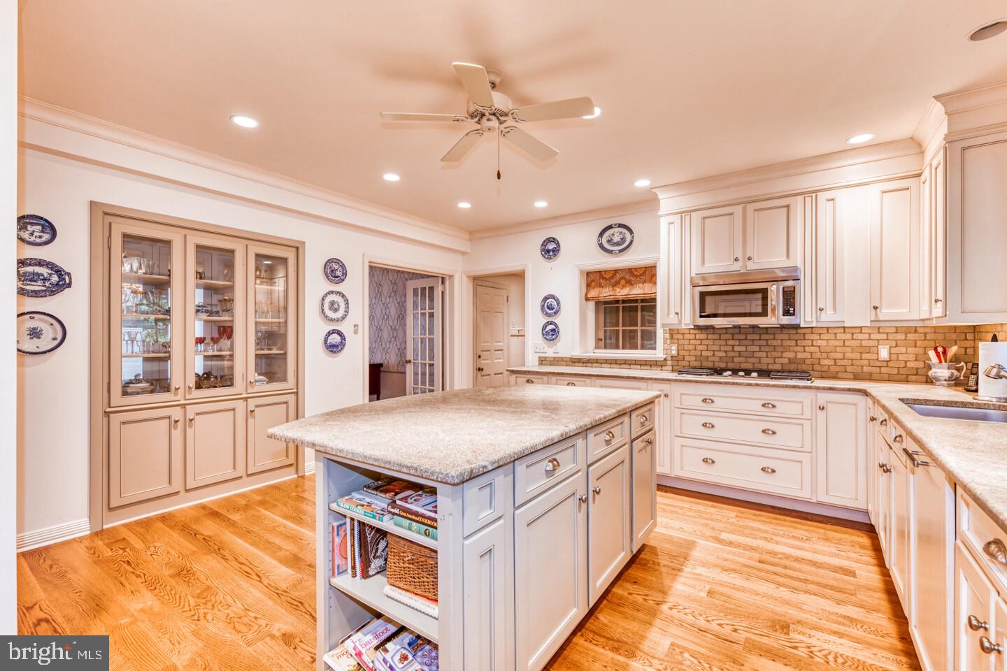 124 Cornwall Lane Wayne, PA 19087 - Photo 13 of 47 Kitchen