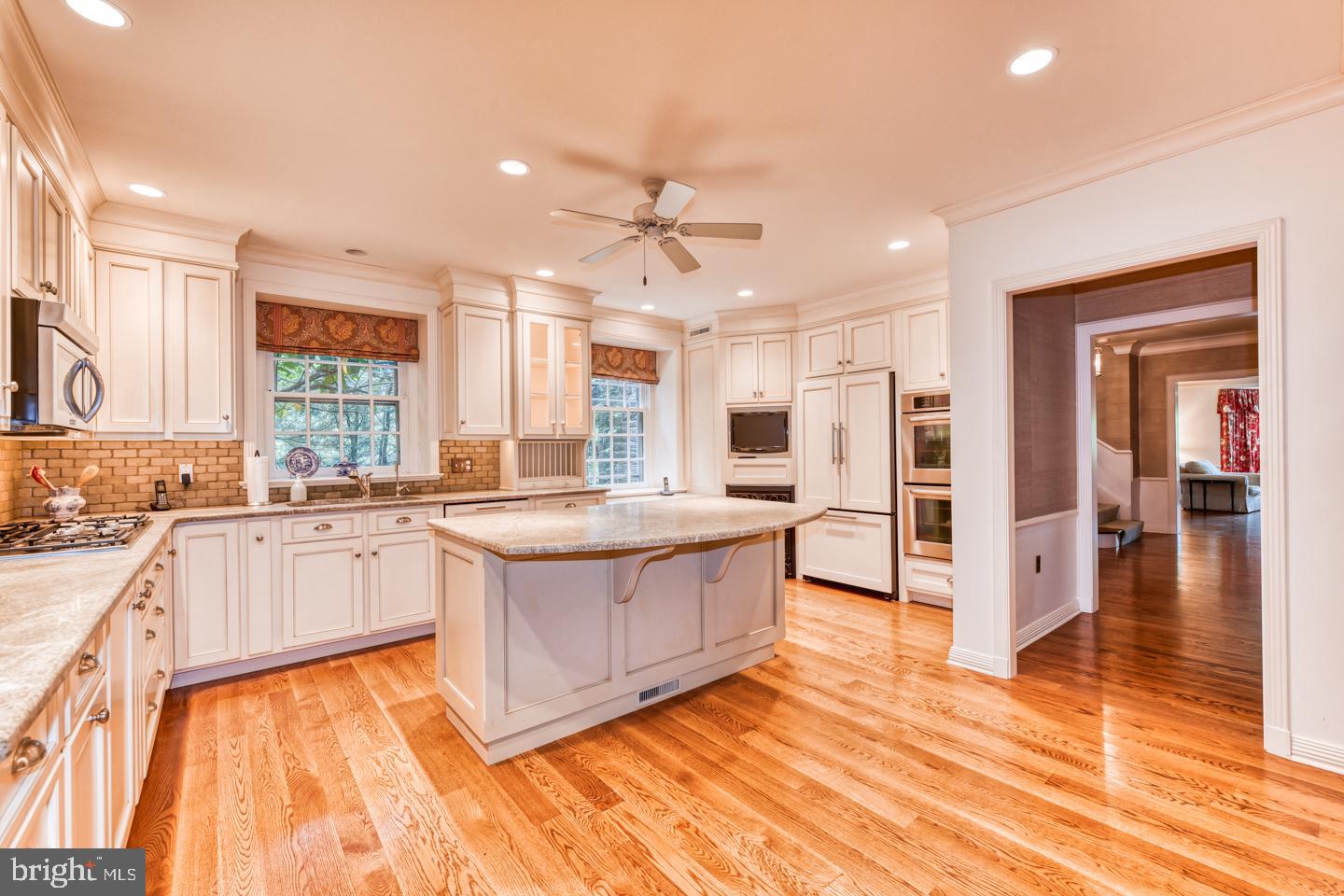 124 Cornwall Lane Wayne, PA 19087 - Photo 14 of 47 Kitchen