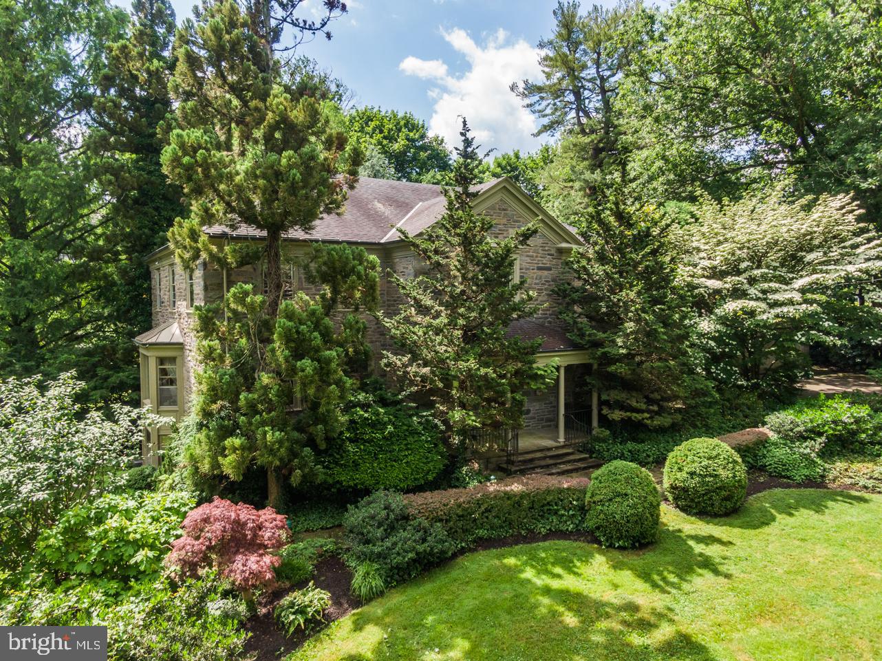 124 Cornwall Lane Wayne, PA 19087 - Photo 43 of 47 Front exteriot