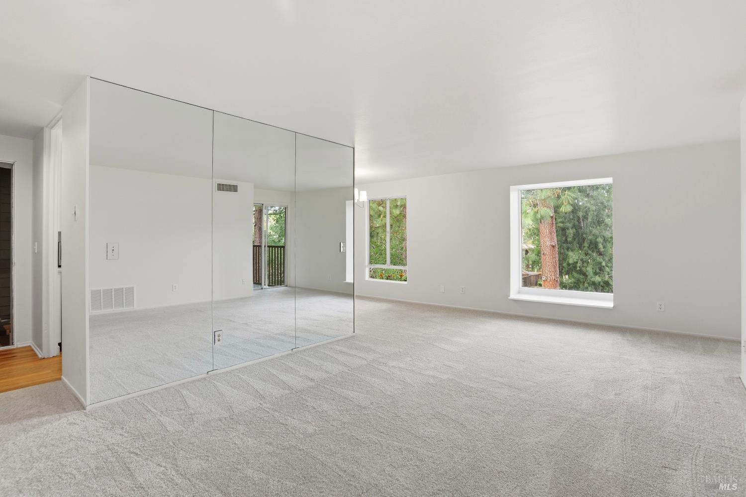 89 Forest Lane San Rafael, CA 94903 - Photo 3 of 14