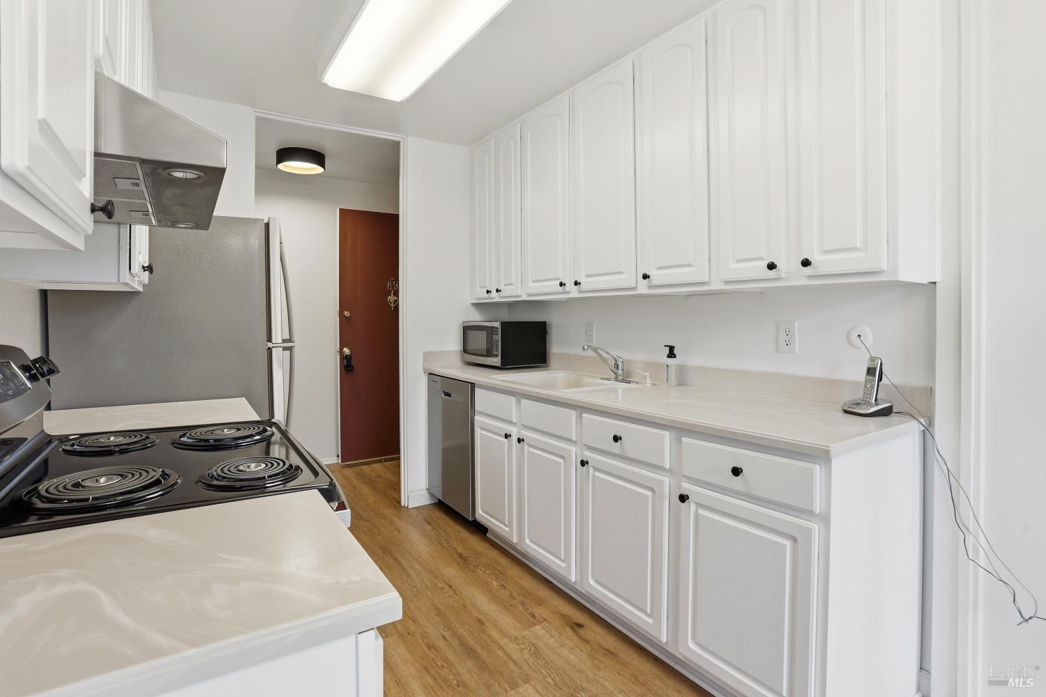 89 Forest Lane San Rafael, CA 94903 - Photo 4 of 14