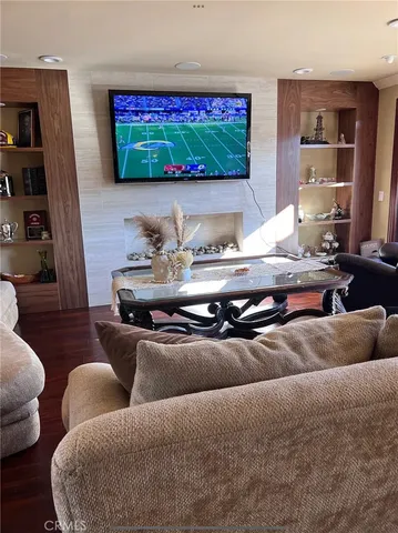 $1,100 | 9442 Portsmouth Drive, Huntington Beach, CA 92646