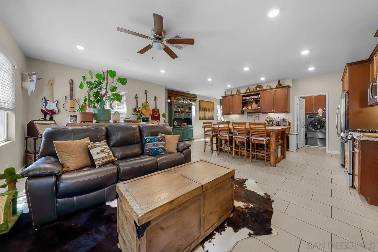 2834 Athens Road, Unit 4 Chula Vista, CA 91915 - Photo 9 of 38