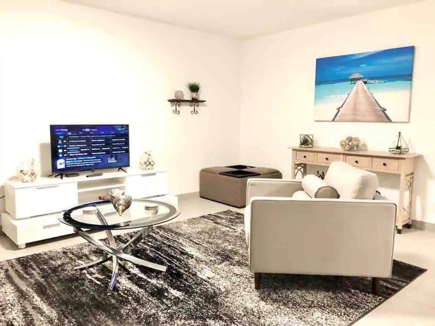 2638 Lake Drive, Unit 3 Riviera Beach, FL 33404 - Photo 1 of 17 10bea5de-d61c-4264-964d-bcfc887e07a8.jpg