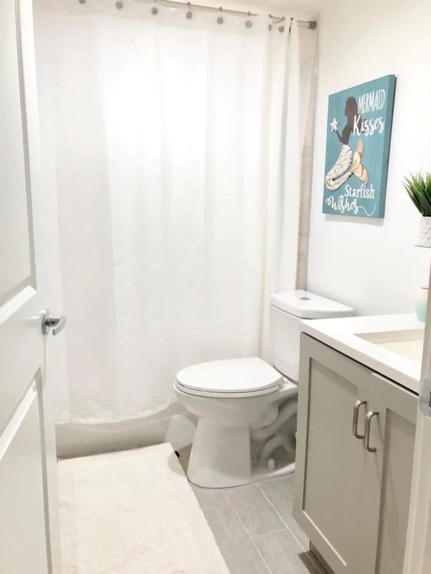 2638 Lake Drive, Unit 3 Riviera Beach, FL 33404 - Photo 12 of 17 5864be4c-12f0-4704-b155-ce312bb54188.jpg