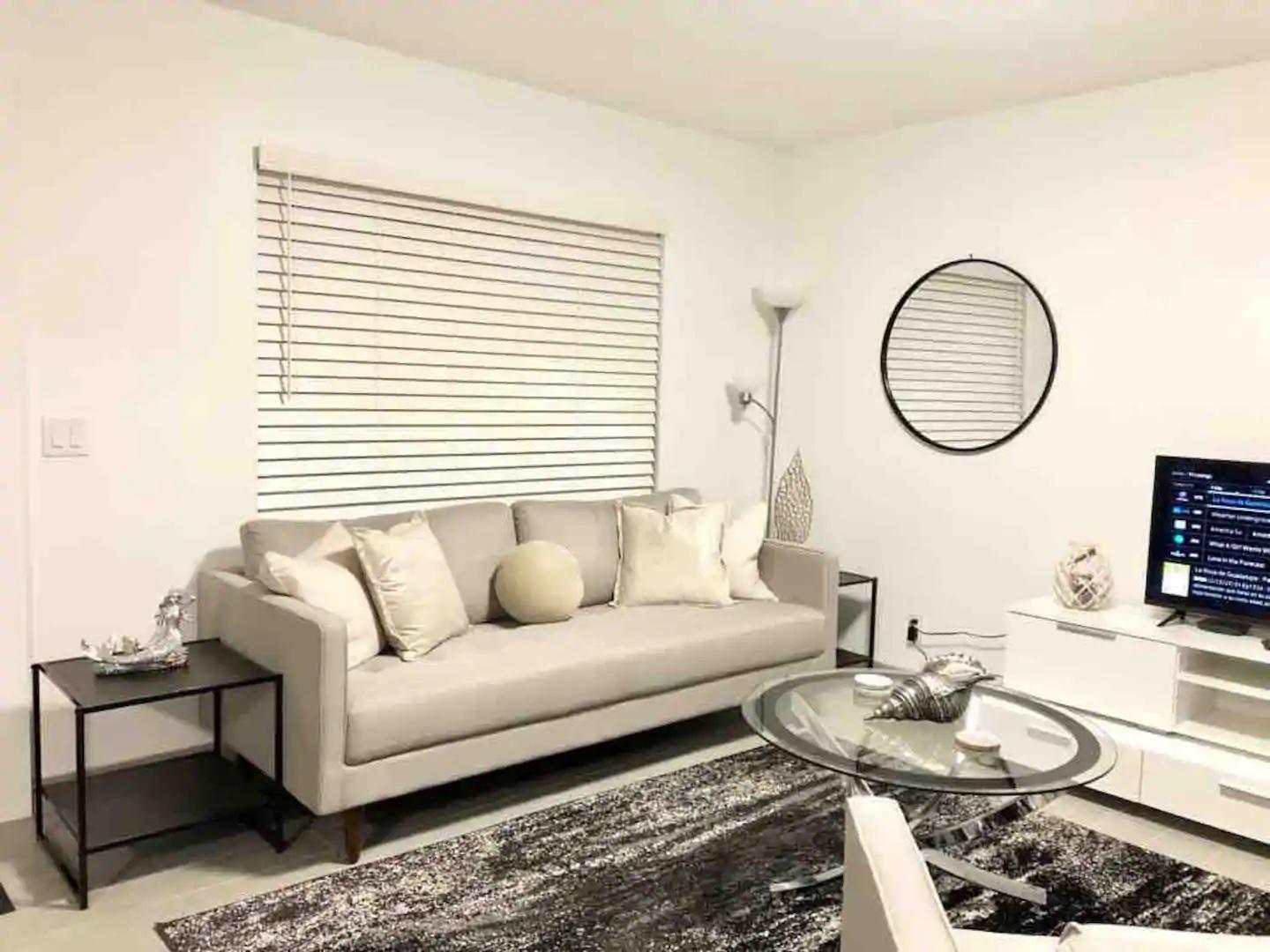 2638 Lake Drive, Unit 3 Riviera Beach, FL 33404 - Photo 2 of 17 ae55b2f1-07fd-4ec3-a636-bfb9ebd4f7bf.jpg