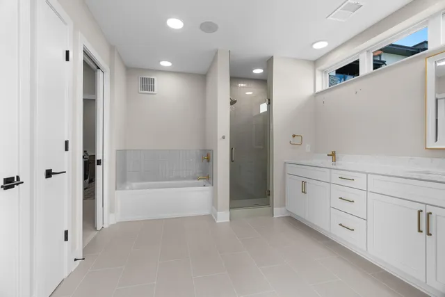 $1,719,000 | 1 Hill Farm Court, Unit 109, North Oaks, MN 55127