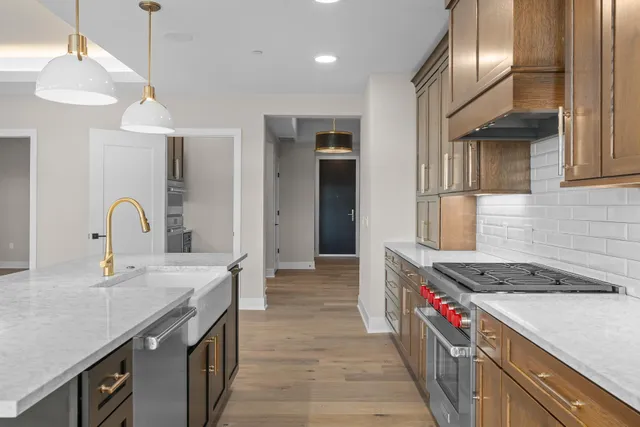 $1,719,000 | 1 Hill Farm Court, Unit 109, North Oaks, MN 55127