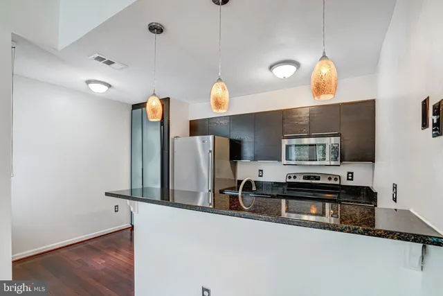 $275,000 | 5376 Bedford Terrace, Unit 76D, Alexandria, VA 22309