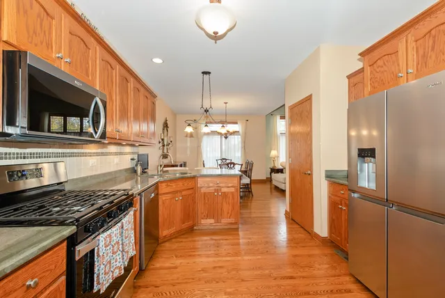 $379,900 | 18714 Wren Circle, Mokena, IL 60448