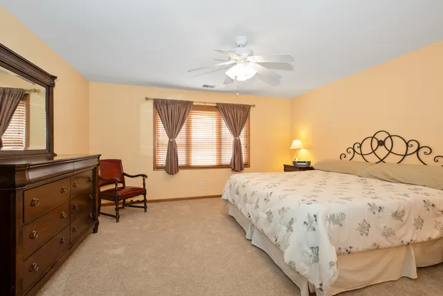 $379,900 | 18714 Wren Circle, Mokena, IL 60448