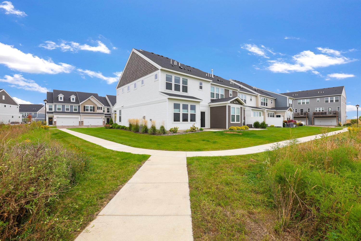 2585 Paddock Path Shakopee, MN 55379 - Photo 1 of 1 Gallery Image 1