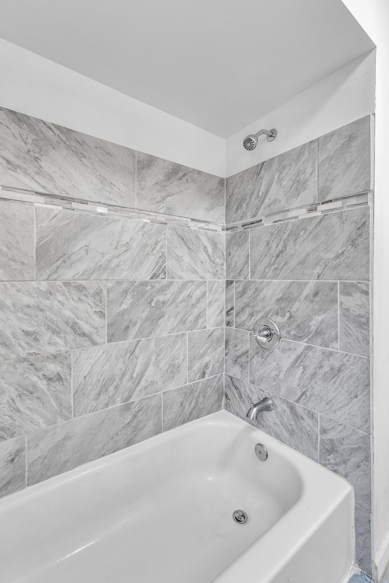 10904 Mogul Street Detroit, MI 48224 - Photo 11 of 29 Bathroom1