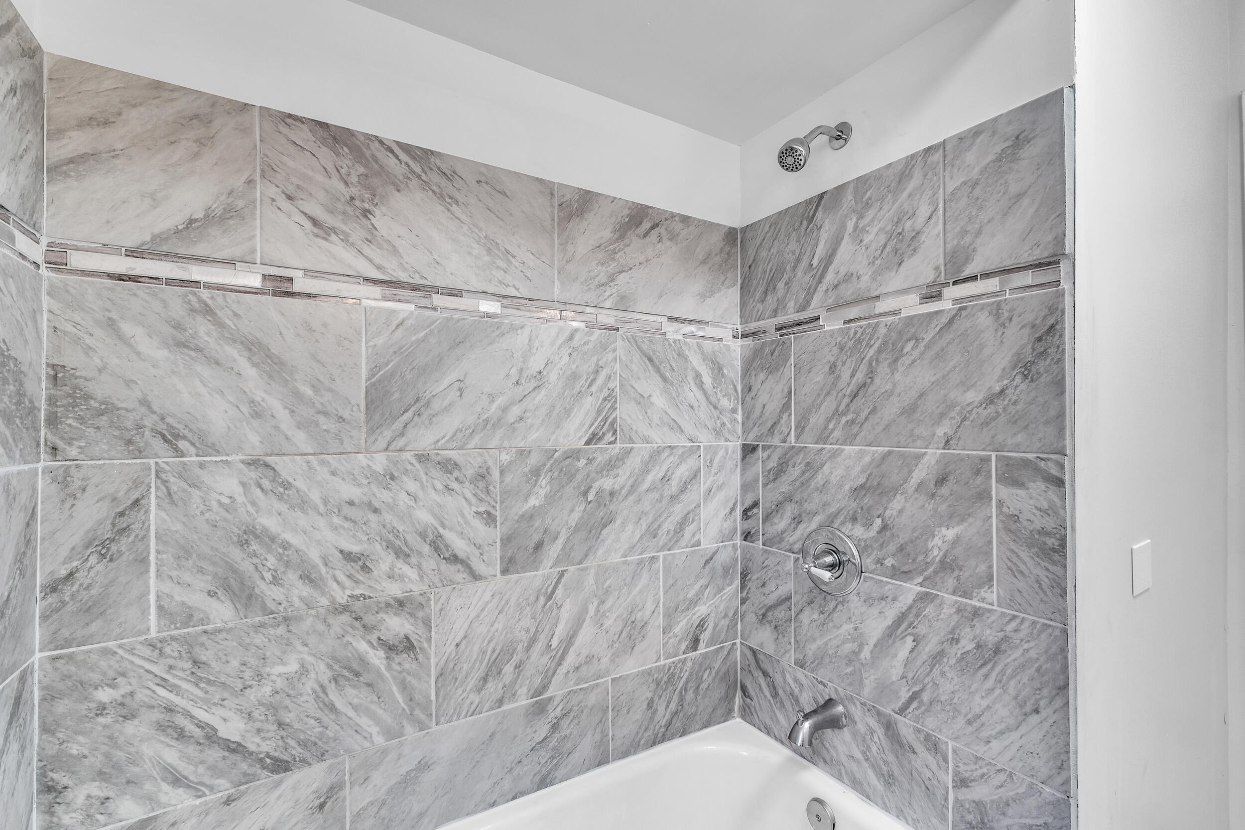 10904 Mogul Street Detroit, MI 48224 - Photo 12 of 29 Bathroom2