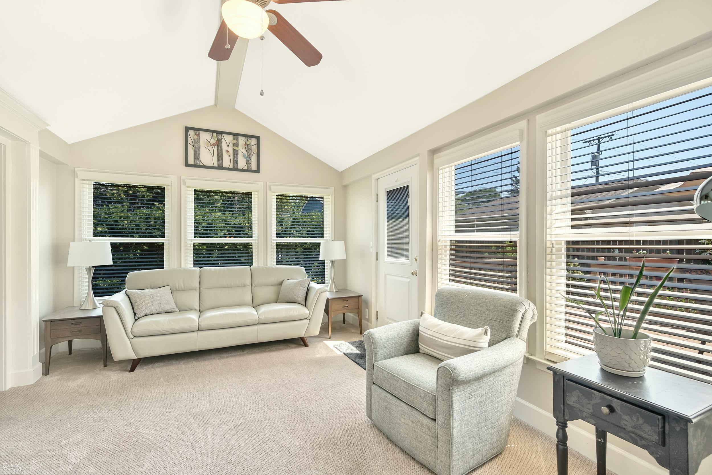 1038 Hawthorne Road Grosse Pointe Woods, MI 48236 - Photo 33 of 61