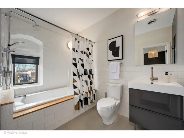 $875,000 | 1161 West Madison Street, Unit 4S, Chicago, IL 60607