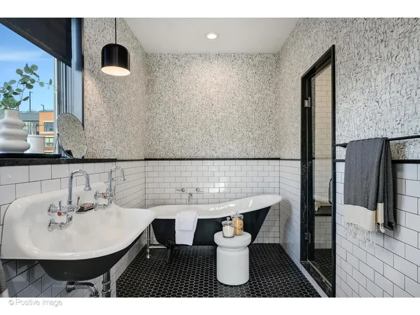 $875,000 | 1161 West Madison Street, Unit 4S, Chicago, IL 60607