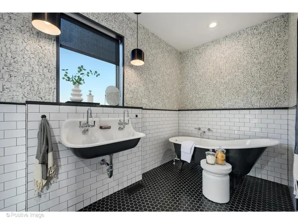 $875,000 | 1161 West Madison Street, Unit 4S, Chicago, IL 60607