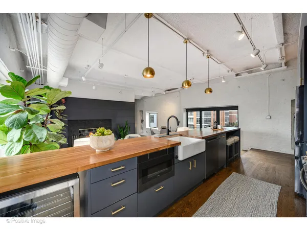 $875,000 | 1161 West Madison Street, Unit 4S, Chicago, IL 60607