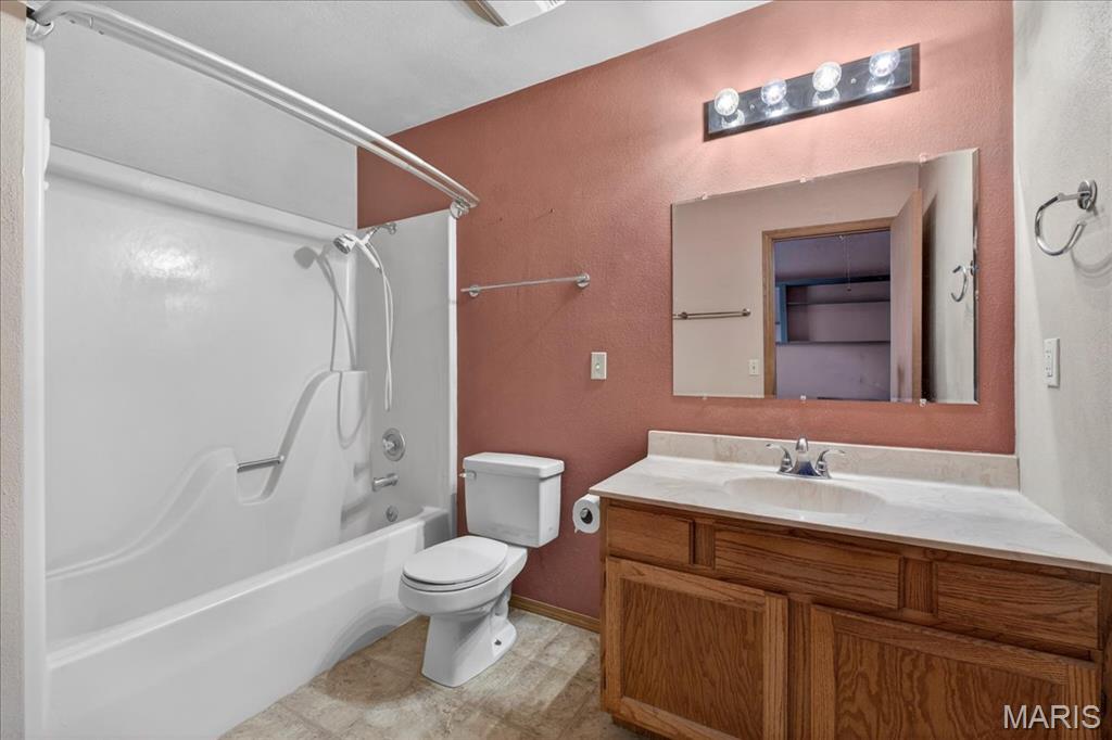 532 Taake Lane Troy, IL 62294 - Photo 16 of 33