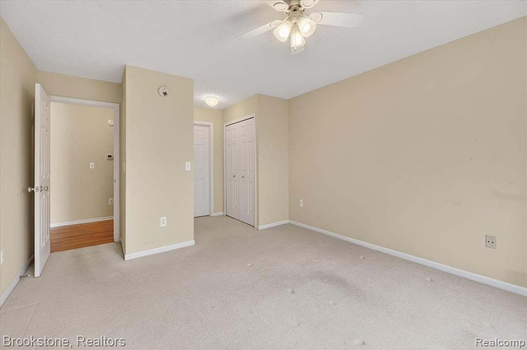 986 Spirea, Unit 44 Howell, MI 48843 - Photo 33 of 49