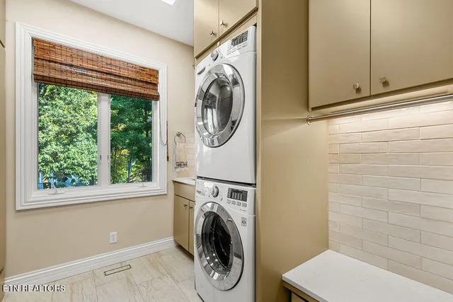 $2,500,000 | 354 Okema Way, Loudon, TN 37774