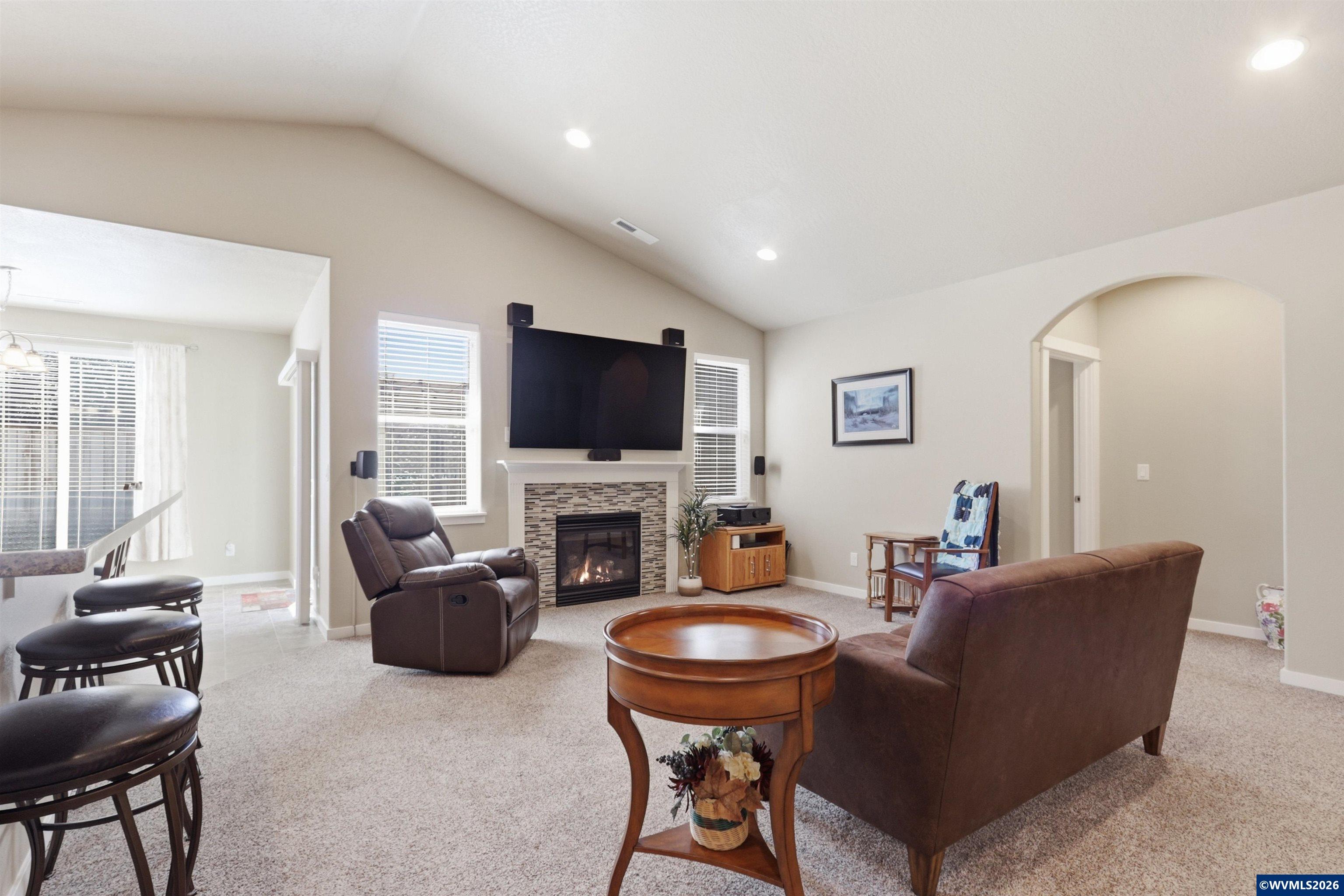 2663 Northwest Red Oak Street Albany, OR 97321 - Photo 5 of 31