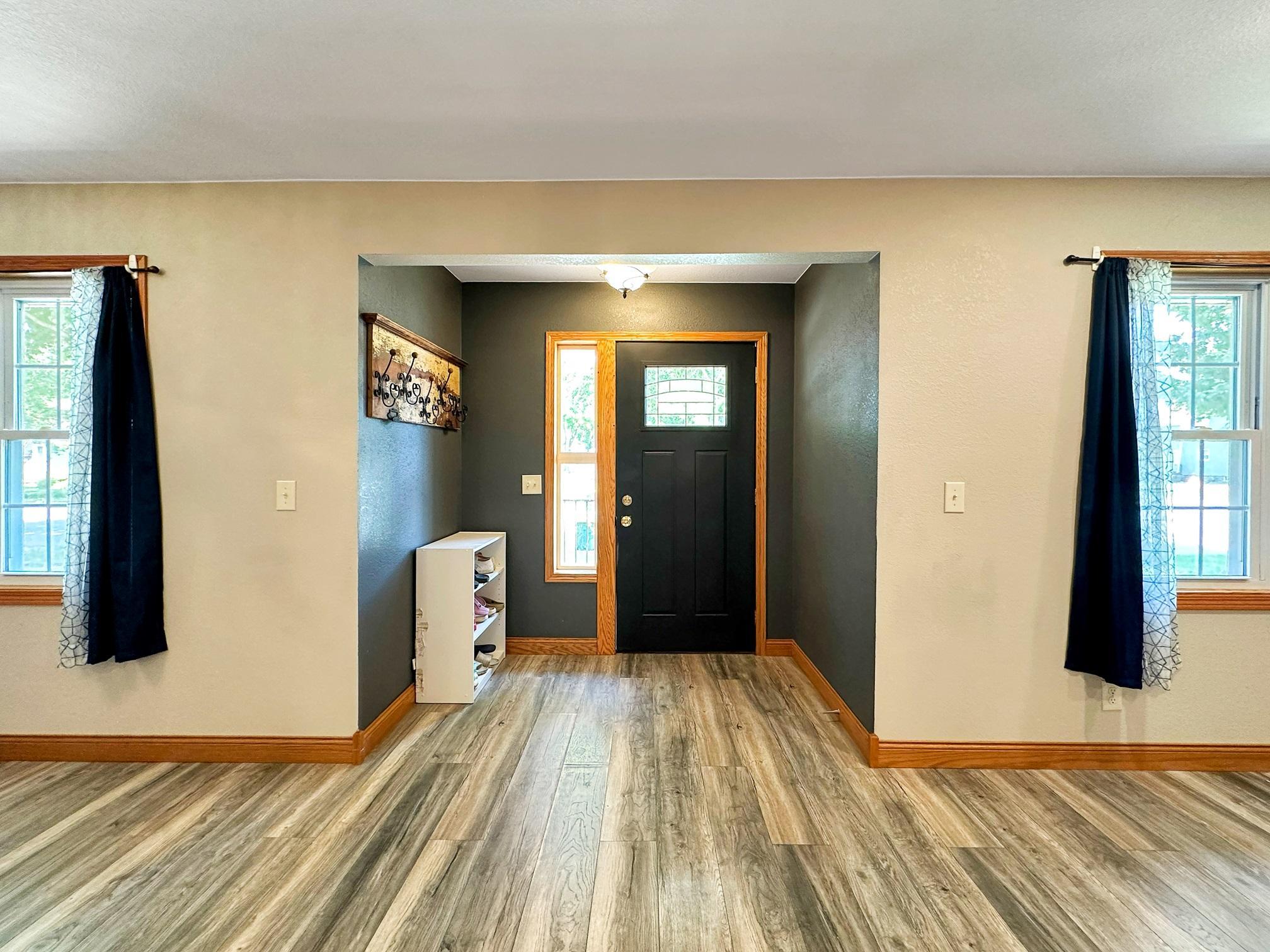 1024 5th Street Southwest Willmar, MN 56201 - Photo 4 of 32 Gallery Image 4