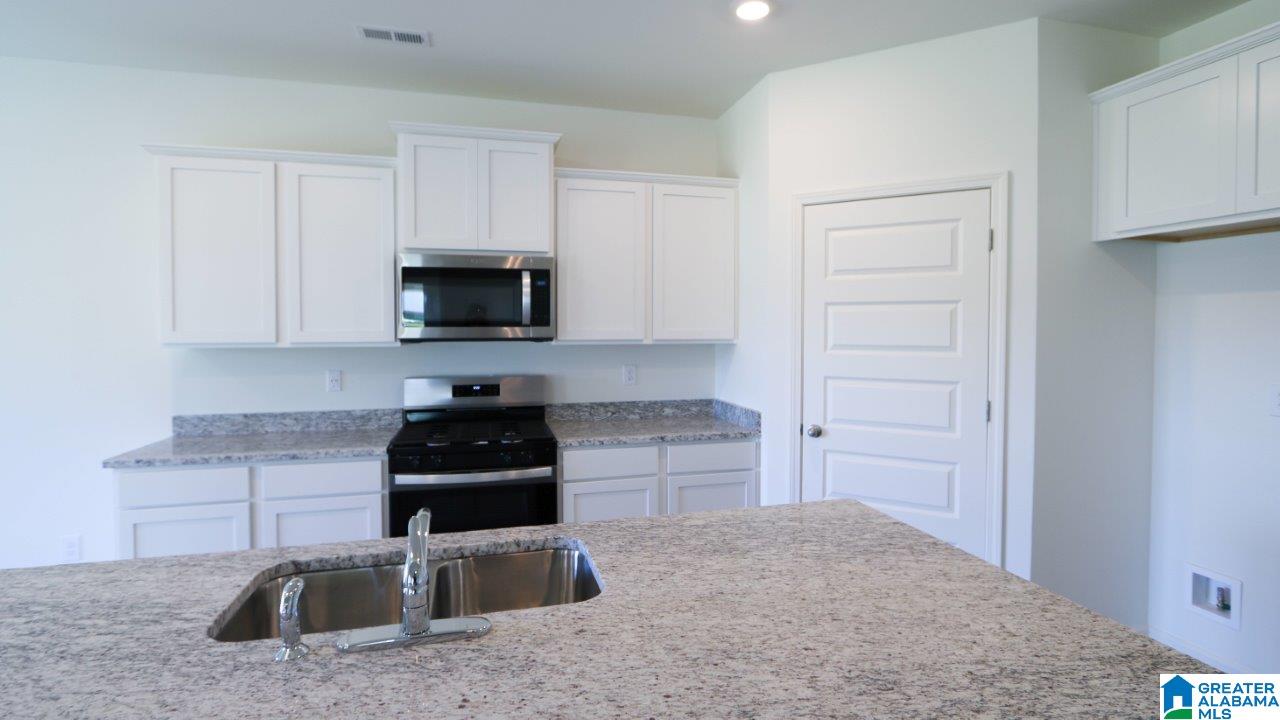 409 Dewitt Circle Chelsea, AL 35043 - Photo 15 of 45