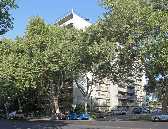 $1,108 | 900 17th Street, Modesto, CA 95354