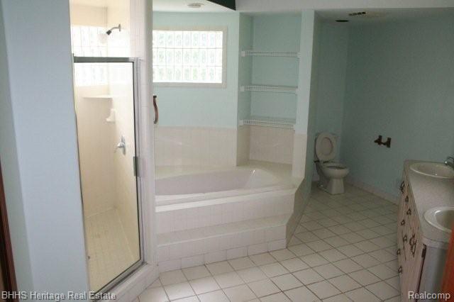 6178 Munsell Road Howell, MI 48843 - Photo 15 of 21 Master Bathroom