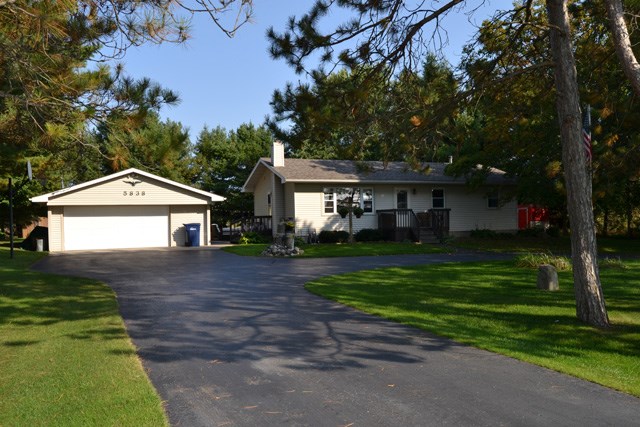 5838 Goodrick Road Traverse City, MI 49684 - Photo 3 of 29 1838721-2.JPG