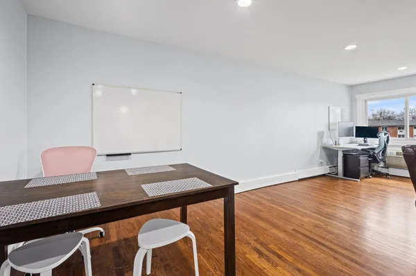 $229,900 | 9460 Dee Road, Unit 2H, Des Plaines, IL 60016
