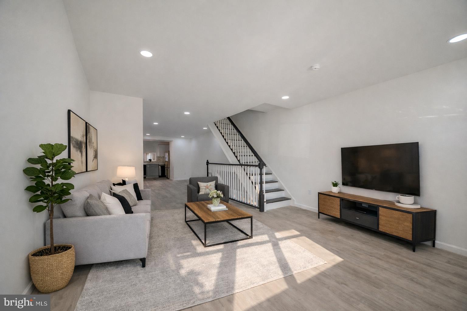 313 West Porter Street Philadelphia, PA 19148 - Photo 4 of 33