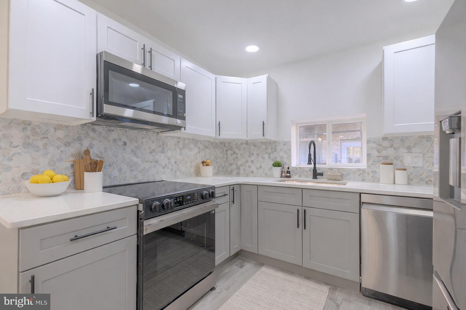 313 West Porter Street Philadelphia, PA 19148 - Photo 10 of 33