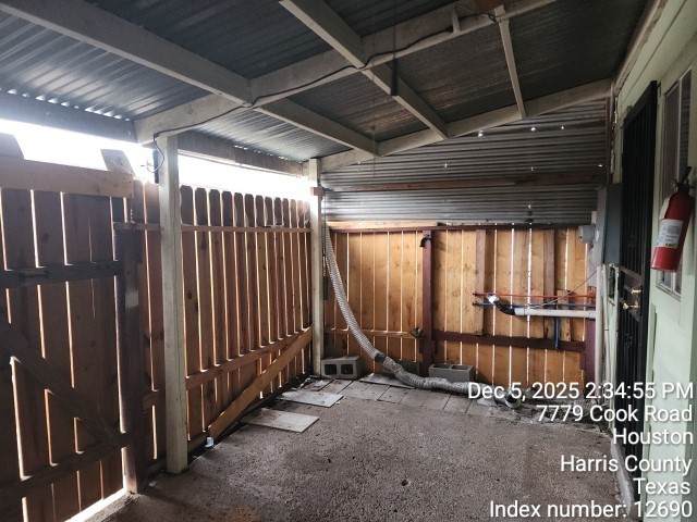 7781 Cook Road Houston, TX 77072 - Photo 15 of 17 Back porch Deck