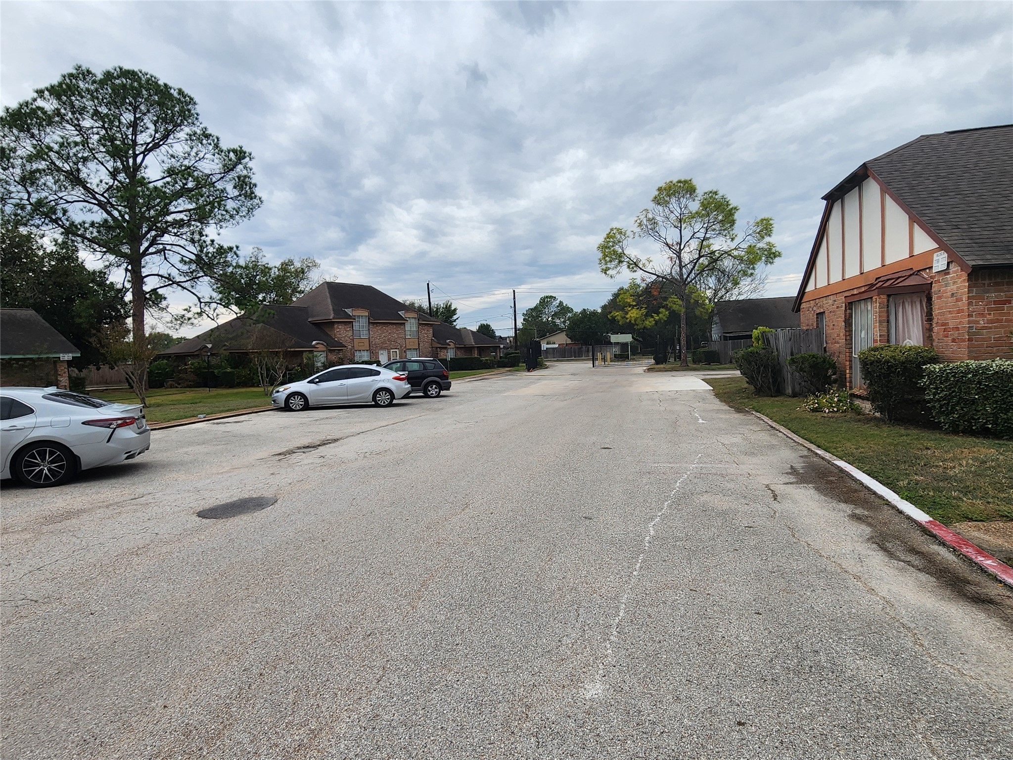 7781 Cook Road Houston, TX 77072 - Photo 17 of 17 Entry Drive