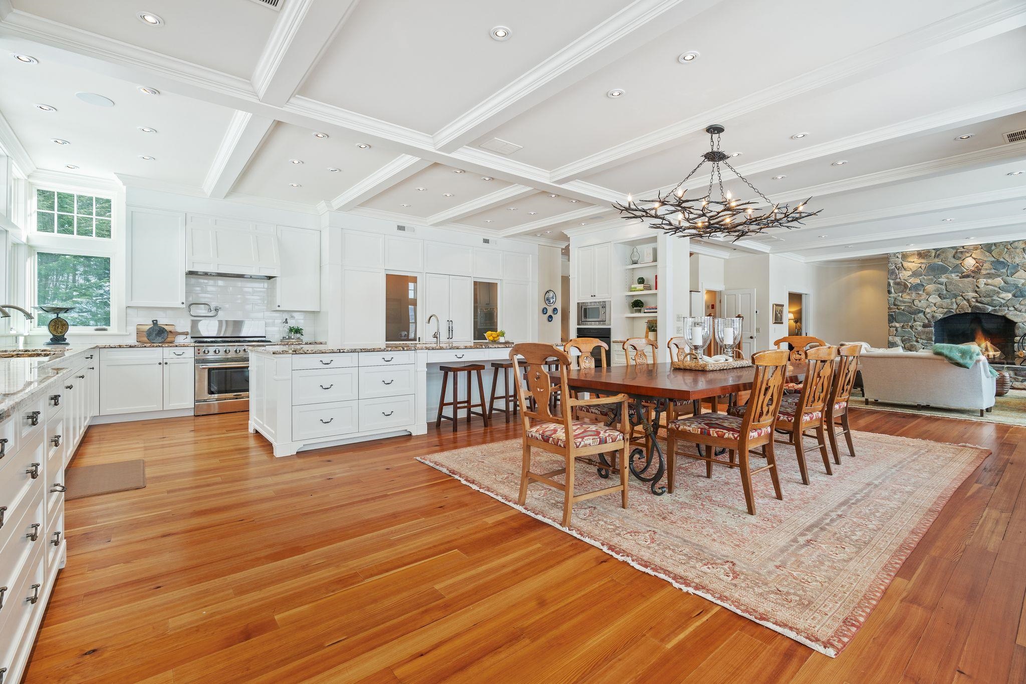 502 North Hill Road Stowe, VT 05672 - Photo 4 of 40