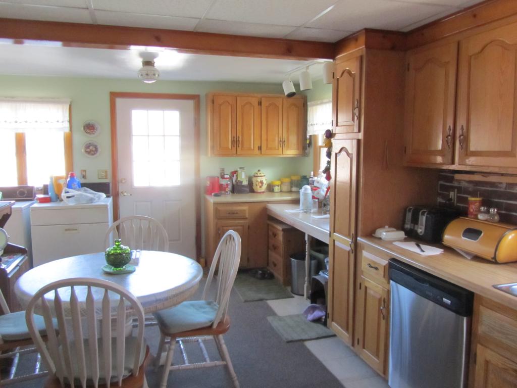 1456 Post Road Rutland Town, VT 05701 - Photo 8 of 18
