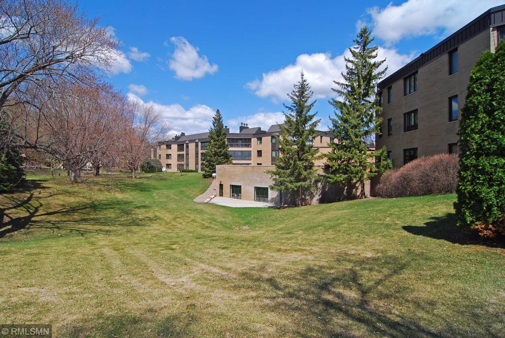 14501 Atrium Way, Unit 237 Minnetonka, MN 55345 - Photo 33 of 34 Gallery Image 33