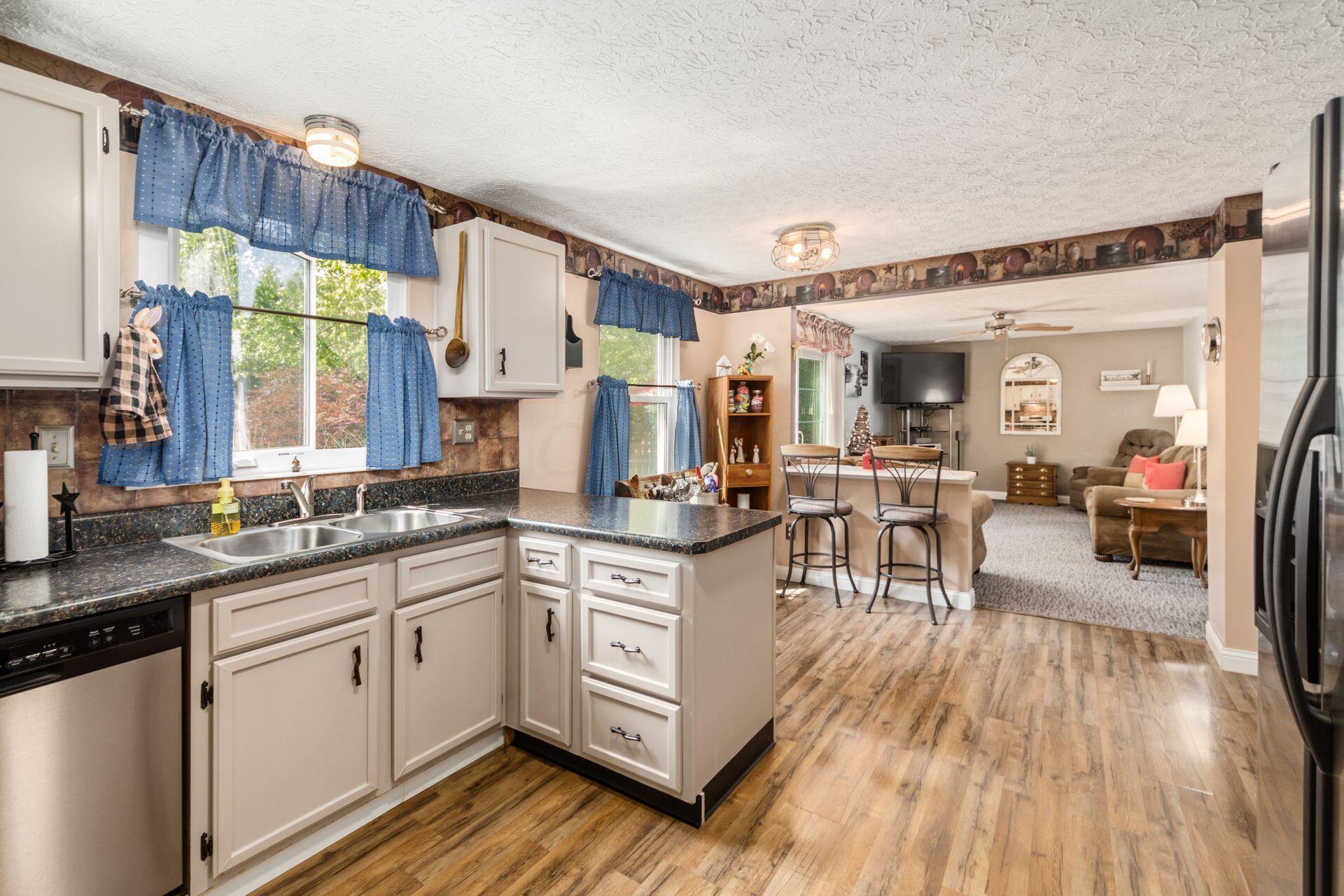 3889 Ramblehurst Road Columbus, OH 43221 - Photo 12 of 46 011_9ba1_Y Ramblehurst Rd-015