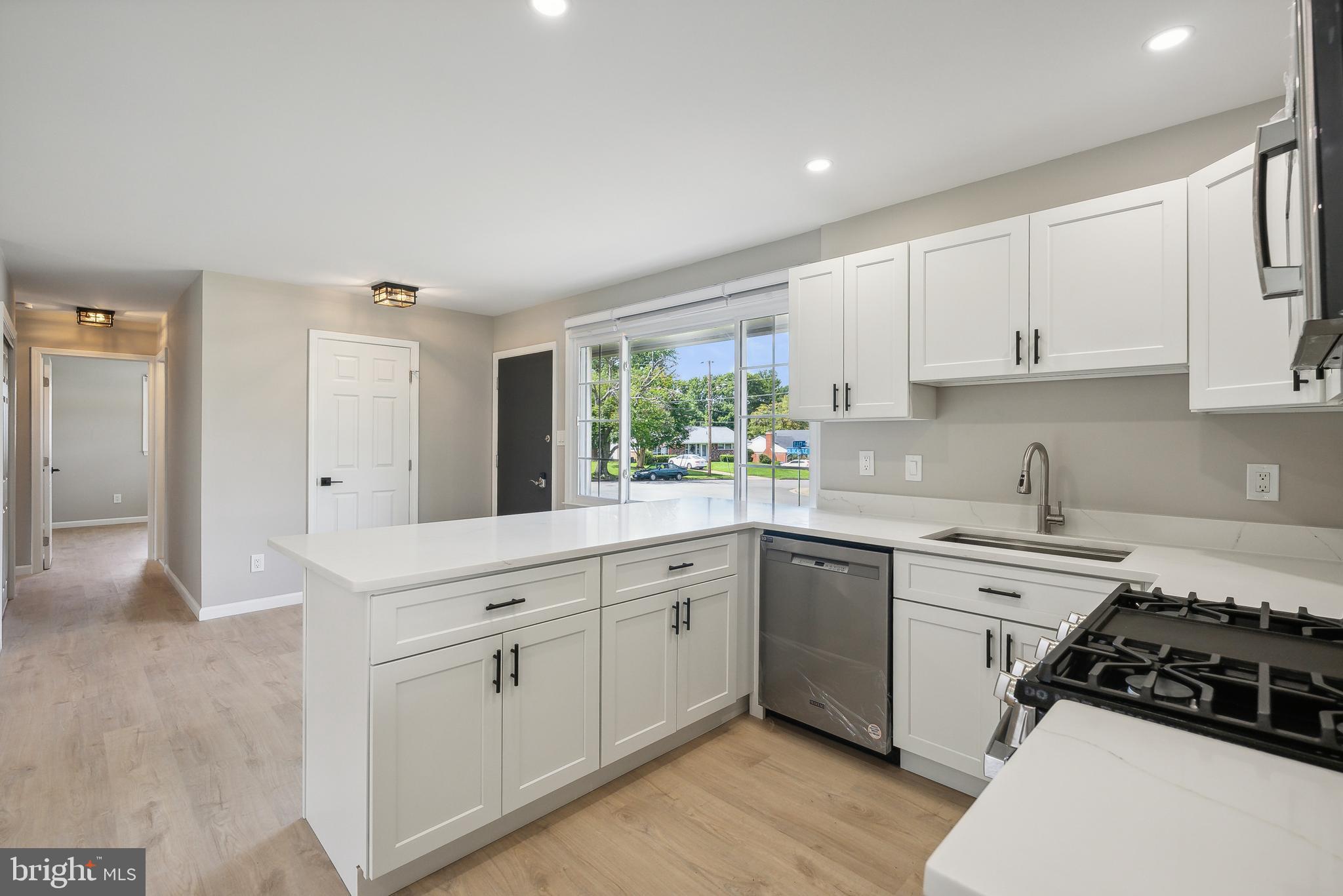 5317 Oldcastle Lane Springfield, VA 22151 - Photo 11 of 37