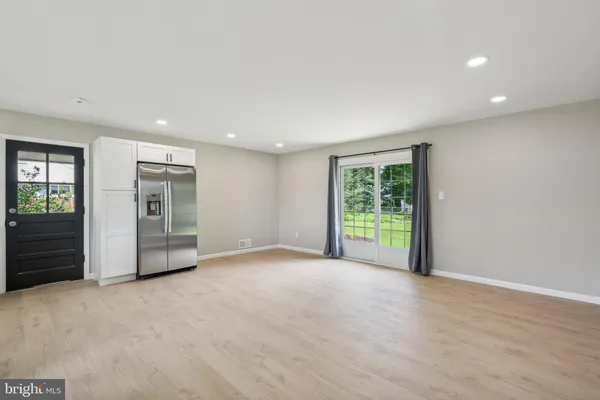 $3,200 | 5317 Oldcastle Lane, Springfield, VA 22151