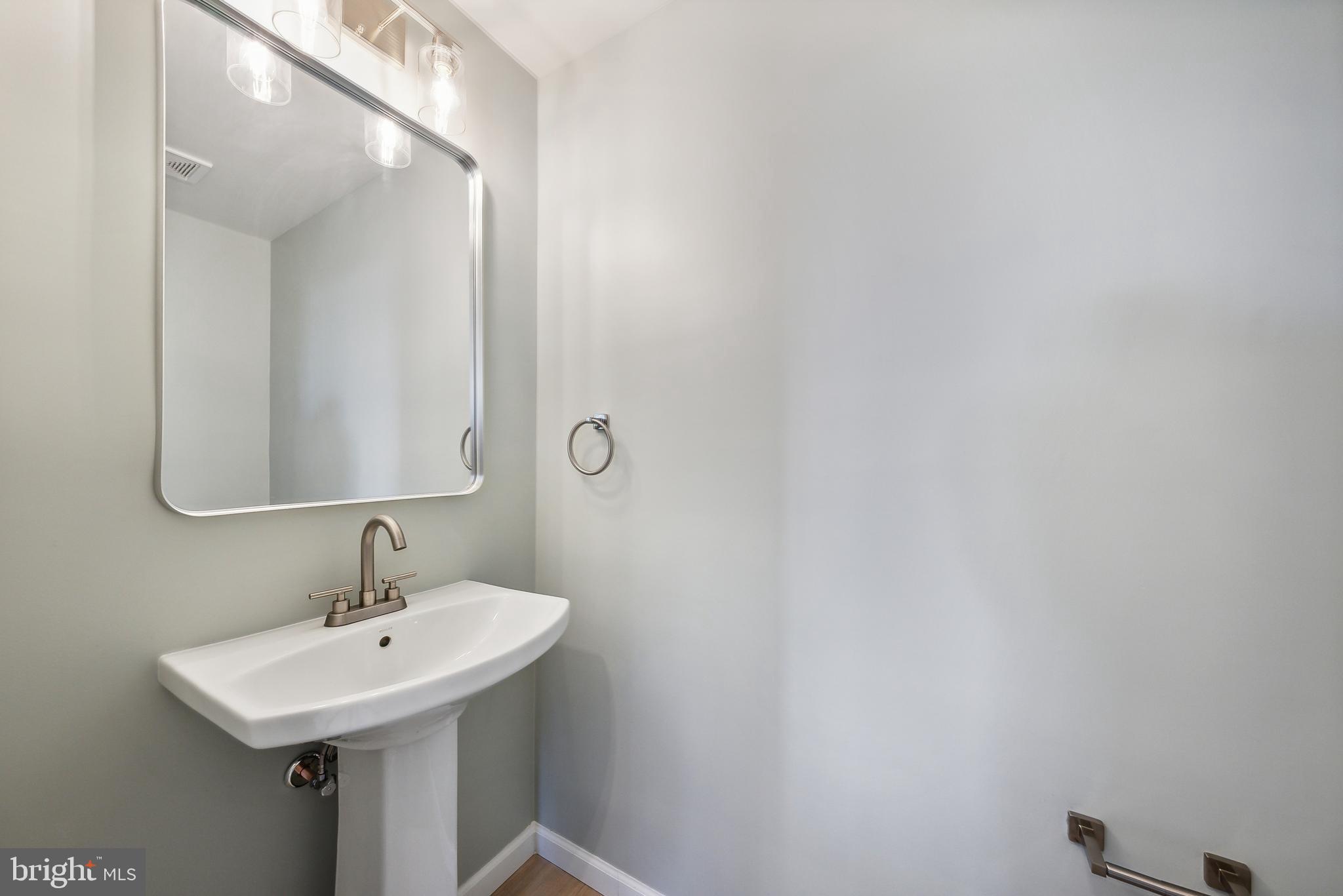 5317 Oldcastle Lane Springfield, VA 22151 - Photo 14 of 37