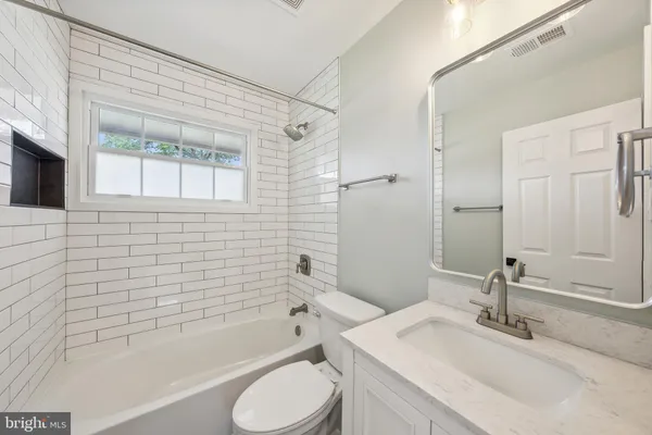 $3,200 | 5317 Oldcastle Lane, Springfield, VA 22151