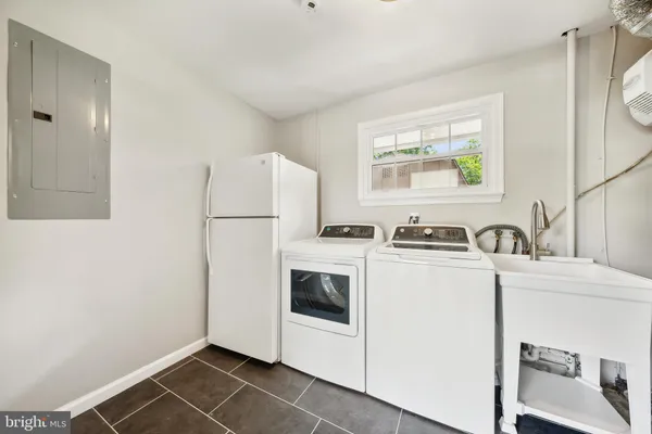 $3,200 | 5317 Oldcastle Lane, Springfield, VA 22151
