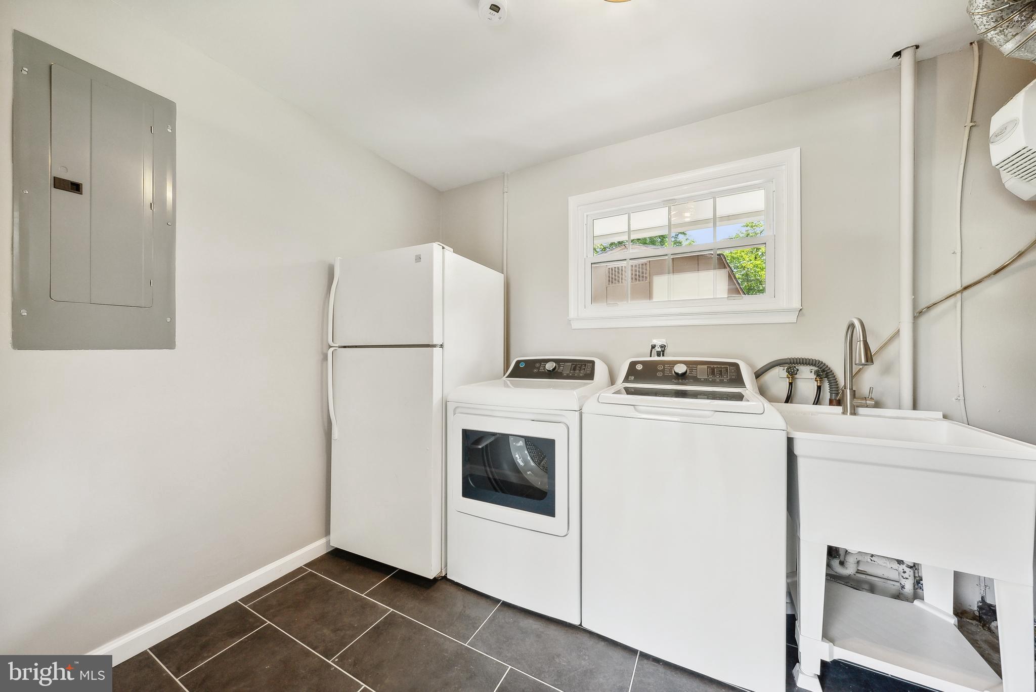 5317 Oldcastle Lane Springfield, VA 22151 - Photo 25 of 37