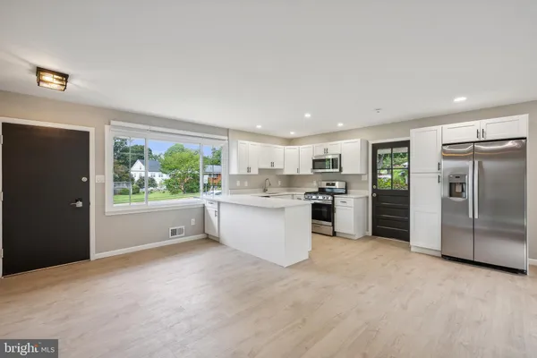 $3,200 | 5317 Oldcastle Lane, Springfield, VA 22151