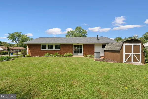 $3,200 | 5317 Oldcastle Lane, Springfield, VA 22151