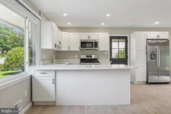 $3,200 | 5317 Oldcastle Lane, Springfield, VA 22151